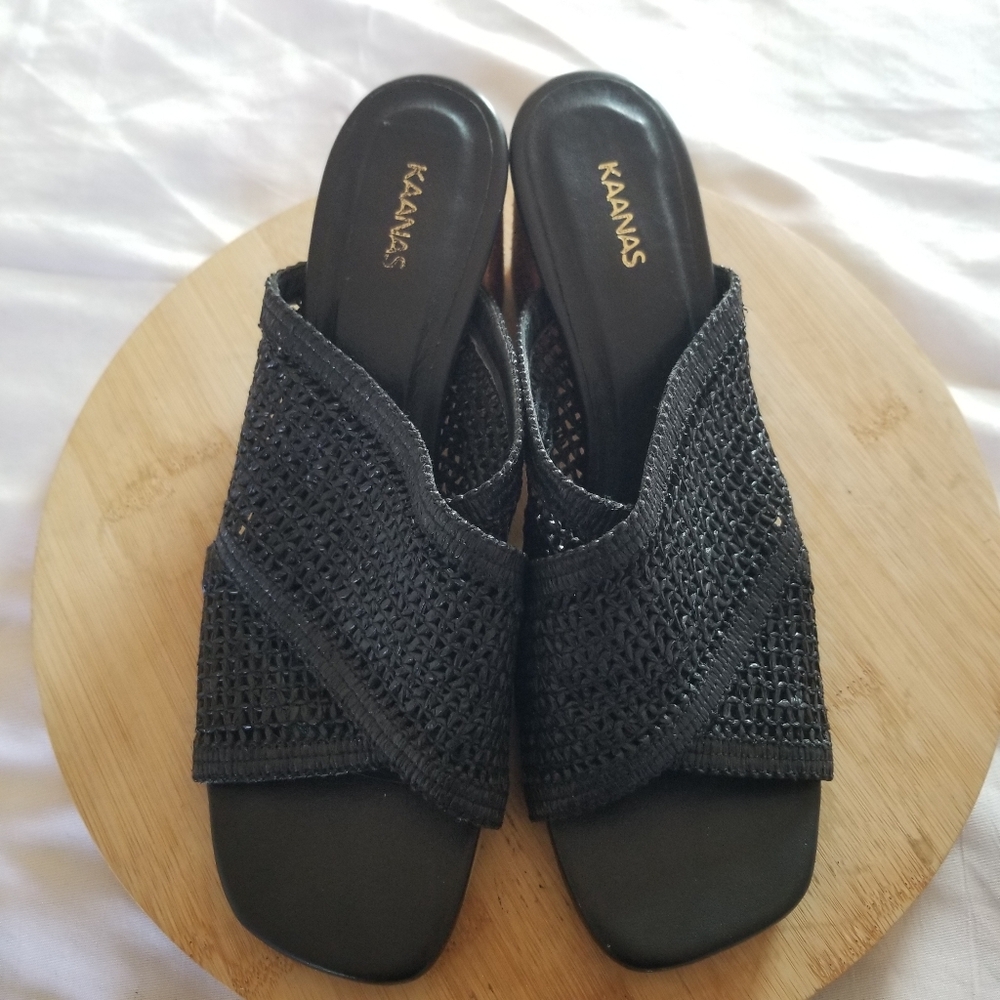 Kaanas | Black Yute Textured Heels
